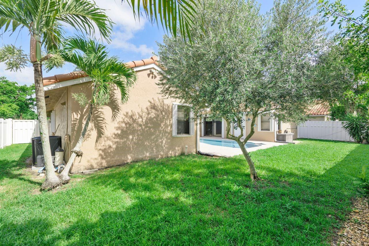 5064 NW 66th Lane