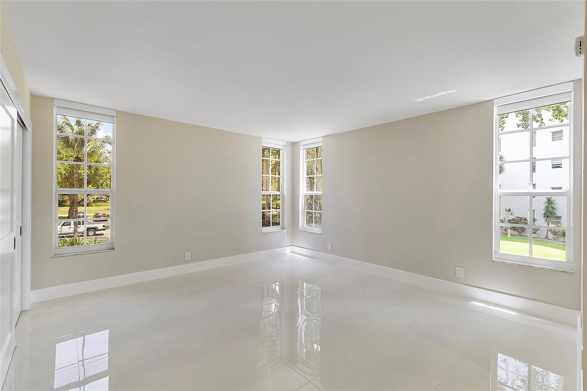605 Oaks Drive 210