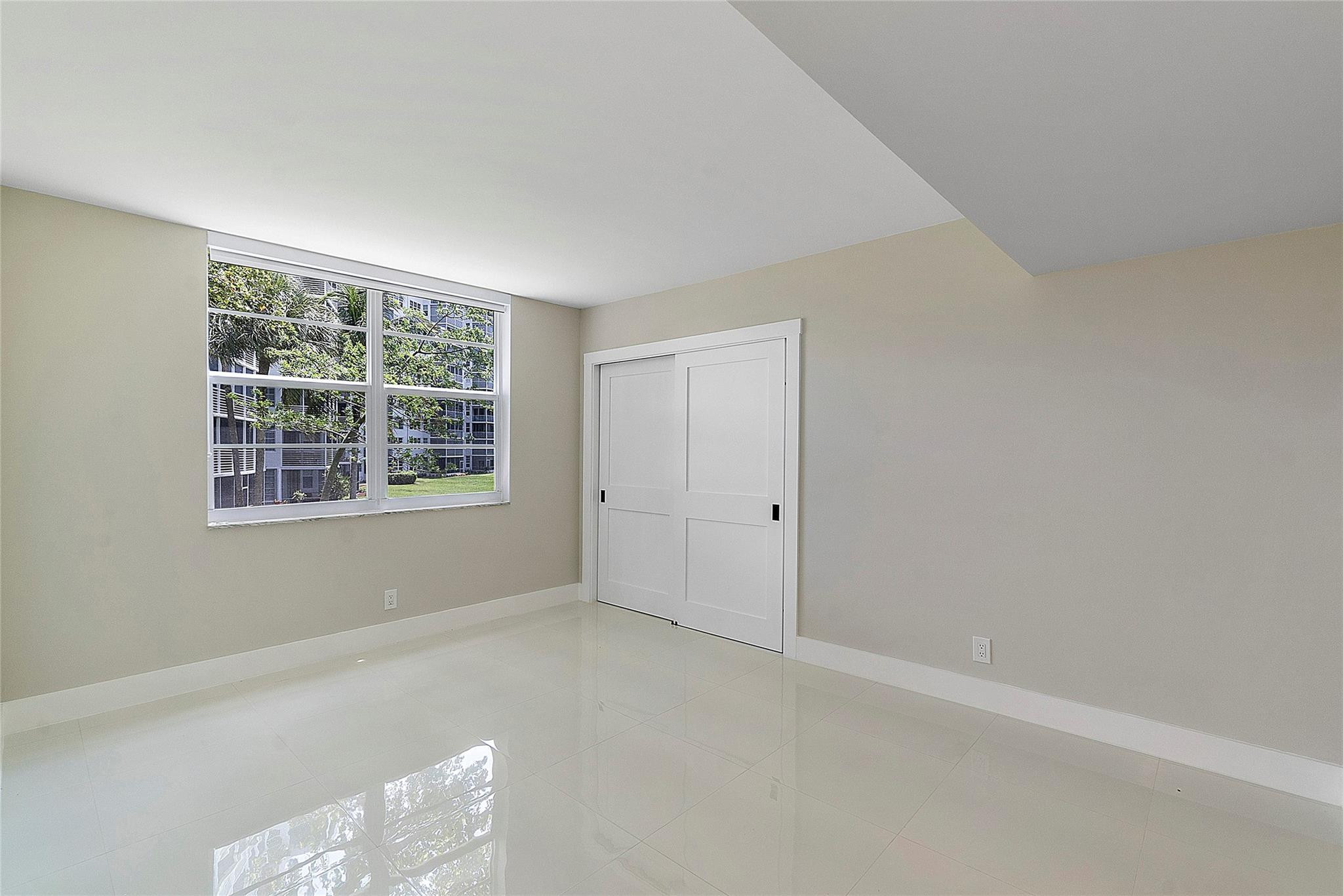 605 Oaks Drive 210