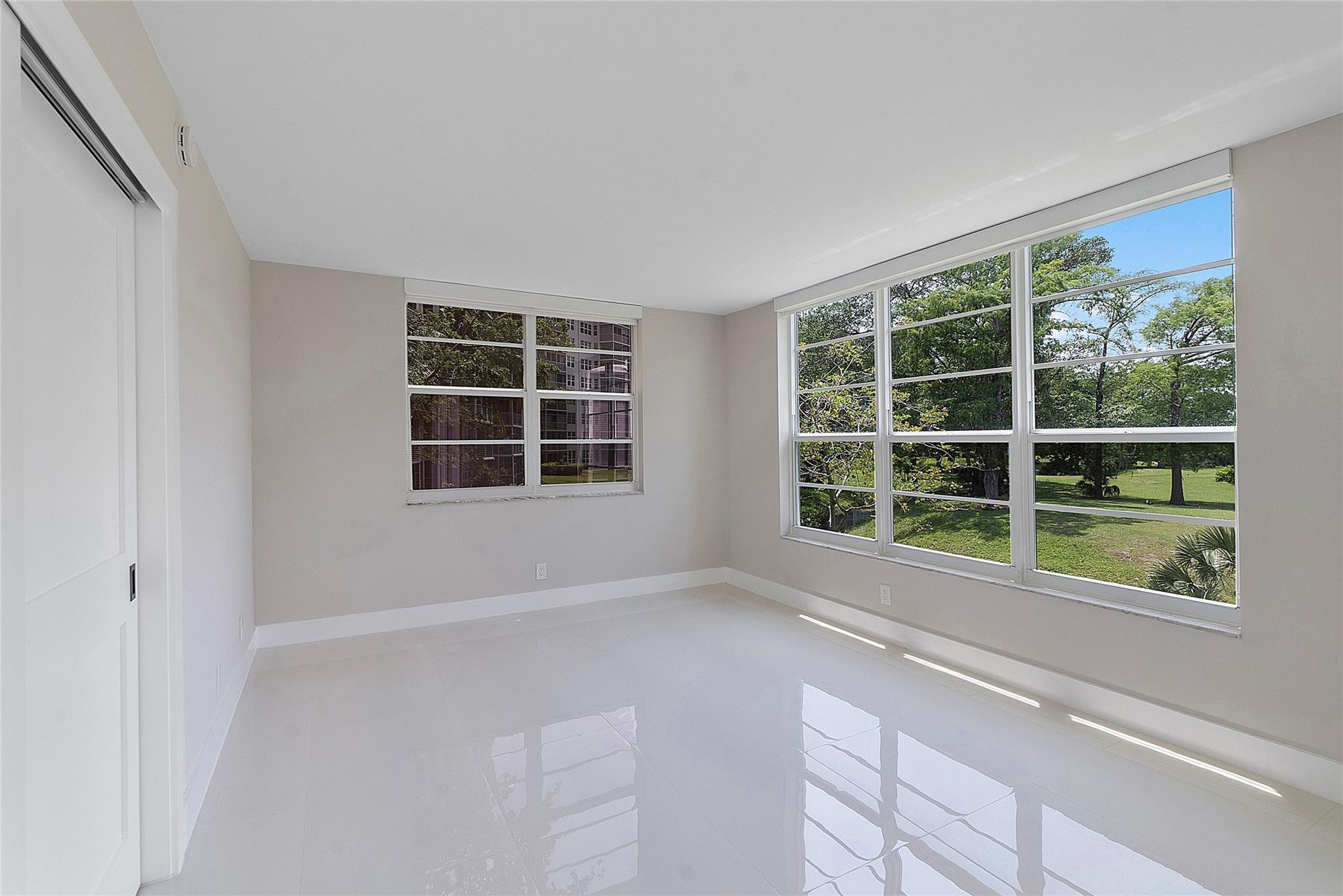 605 Oaks Drive 210