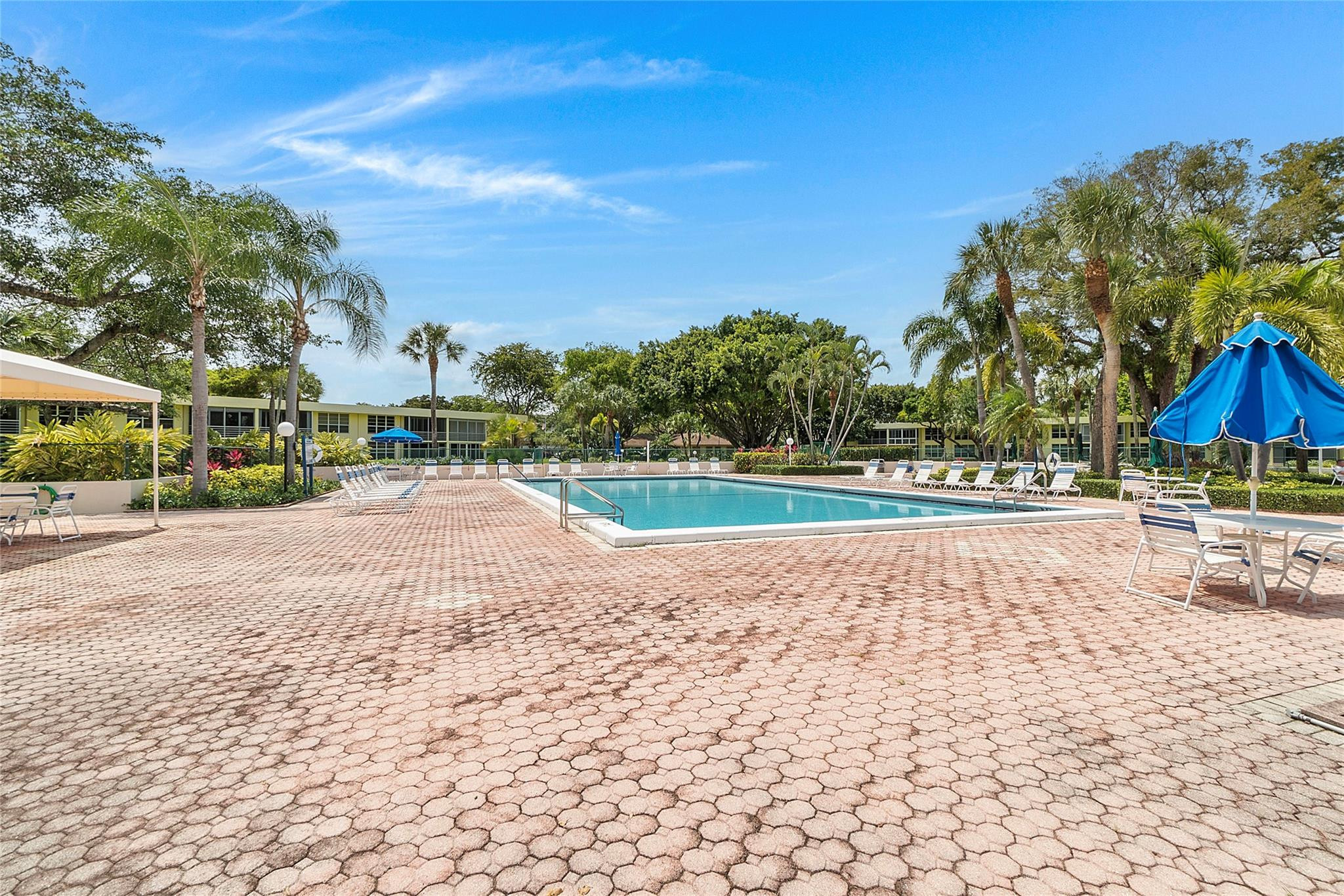 605 Oaks Drive 210