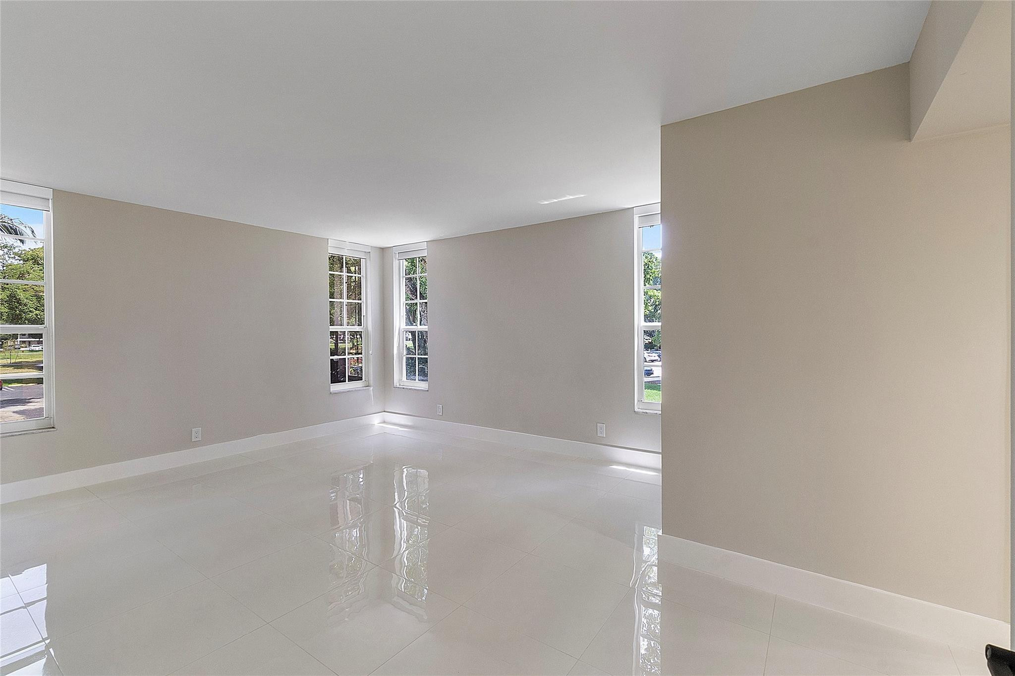 605 Oaks Drive 210