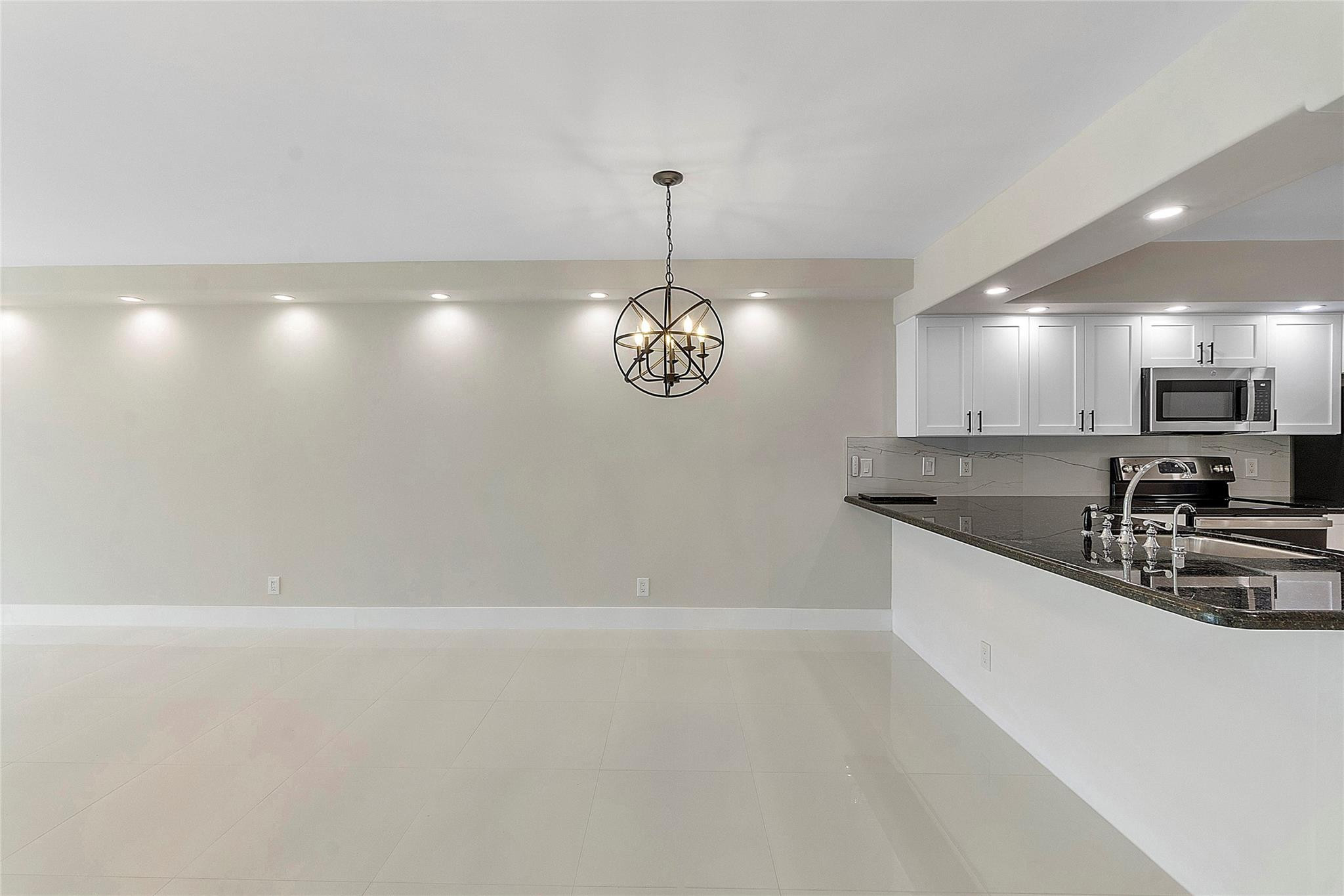 605 Oaks Drive 210