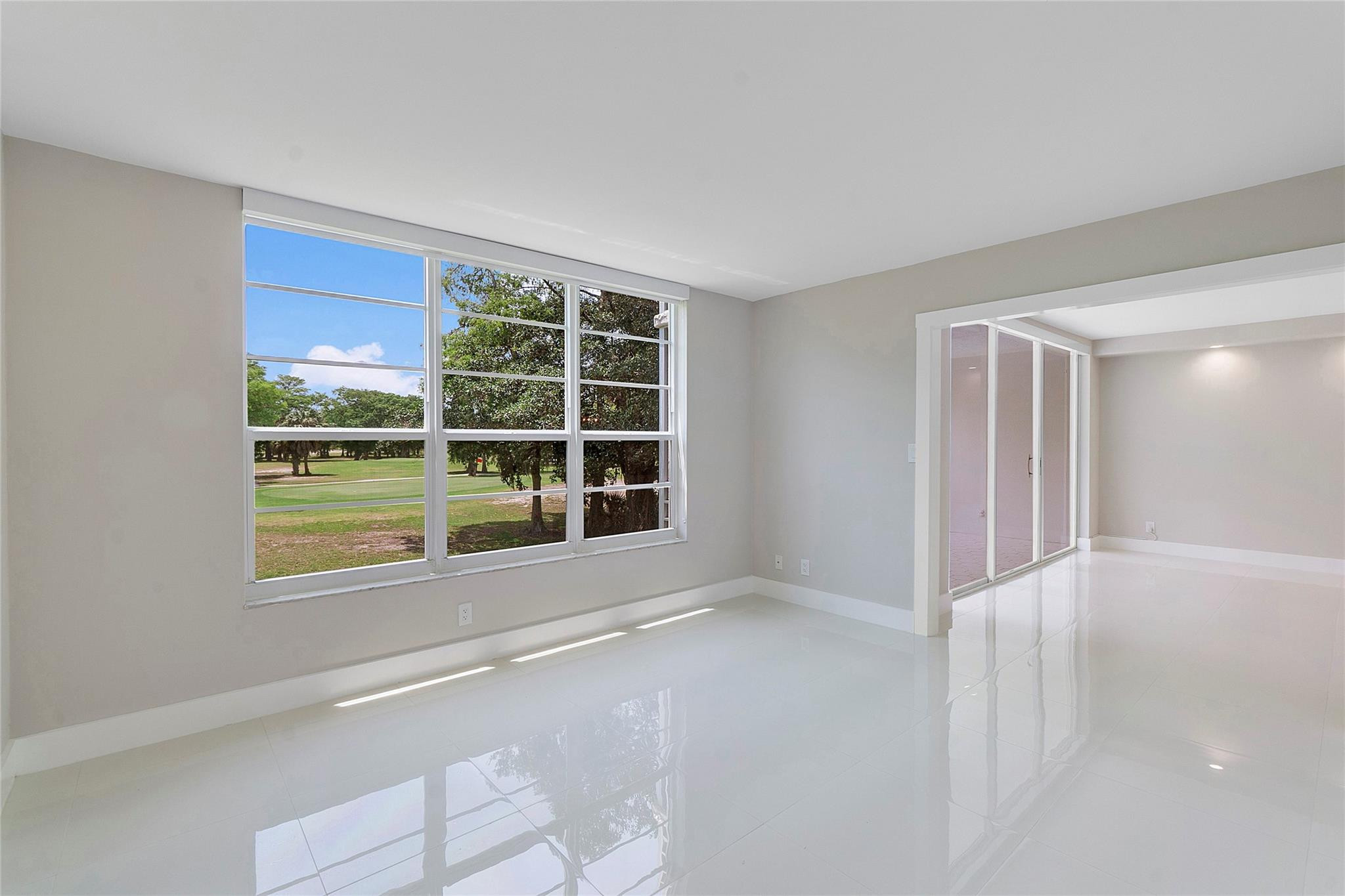 605 Oaks Drive 210