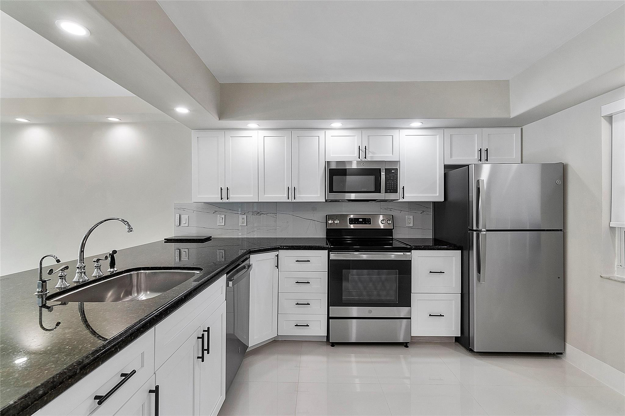 605 Oaks Drive 210