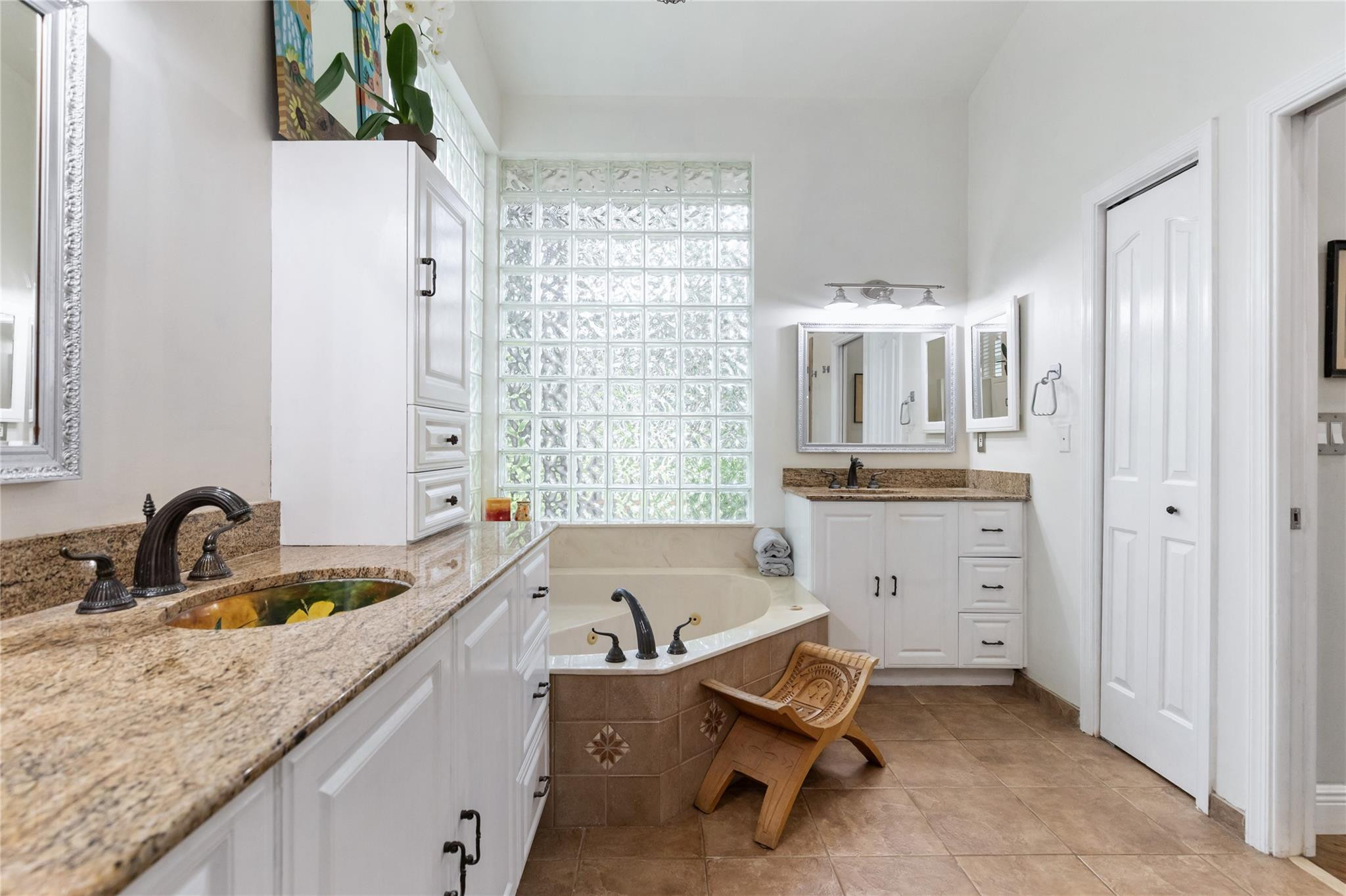 9690 NW 59th Court