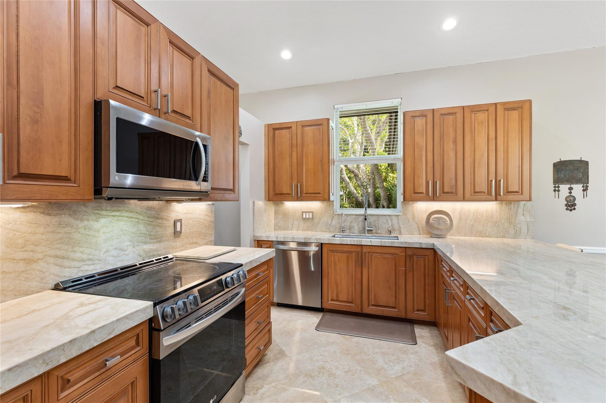 9690 NW 59th Court