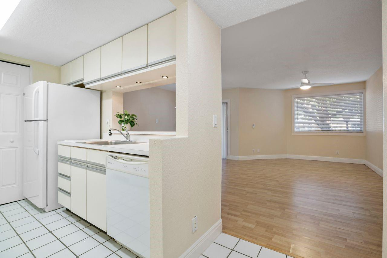 9899 Westview Drive 516