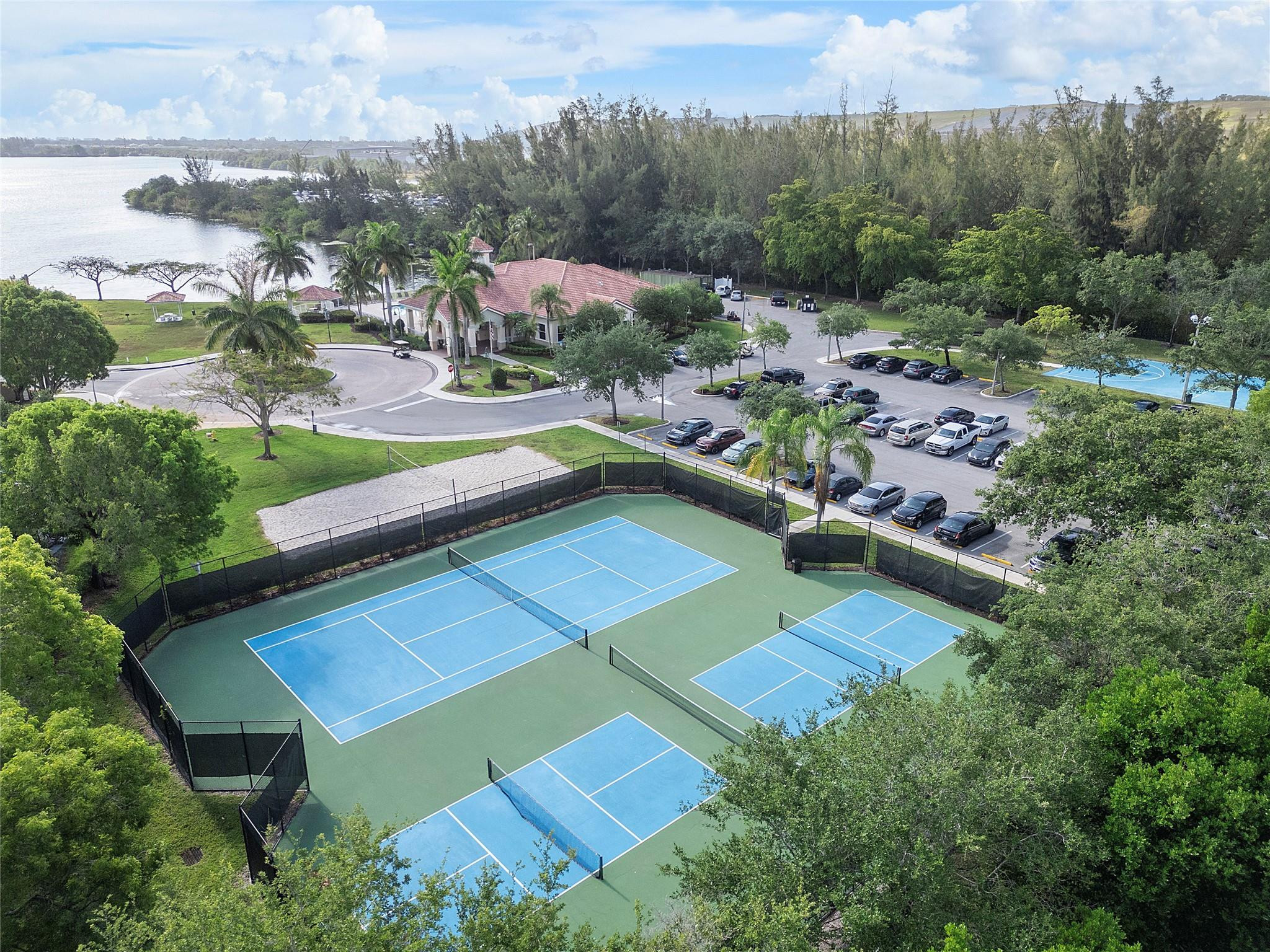 1367 SW 48th Terrace