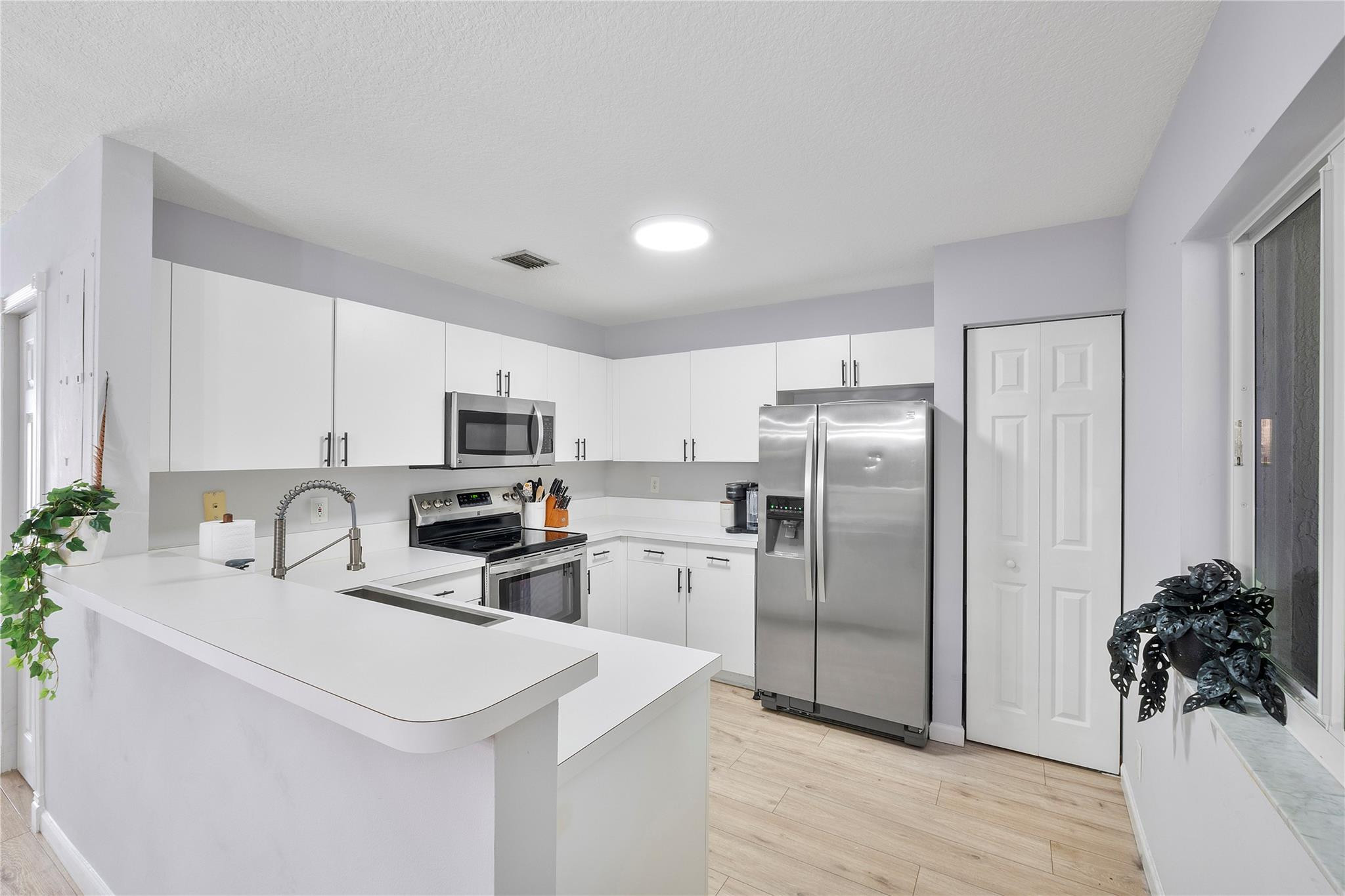 1367 SW 48th Terrace