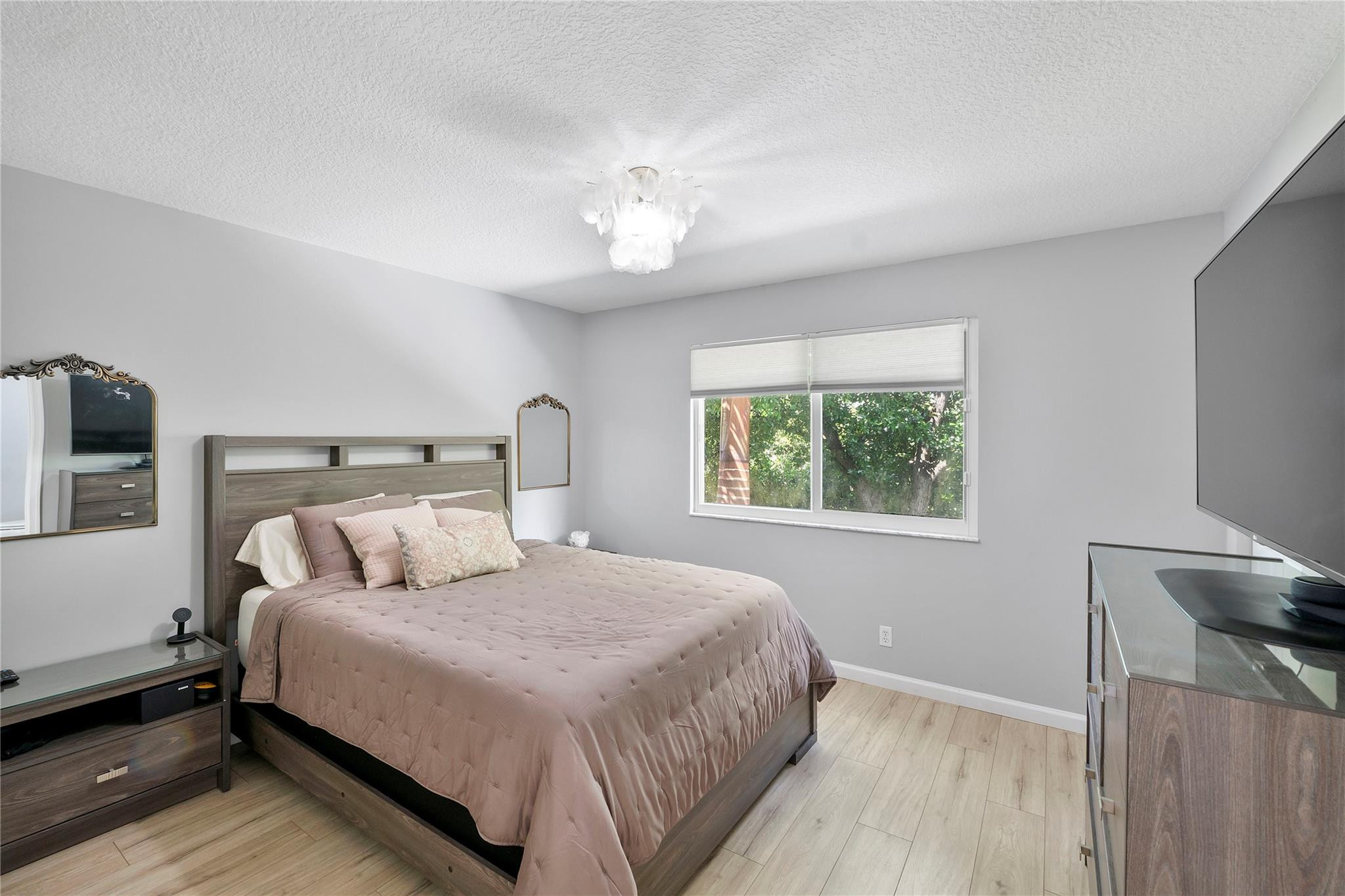 1367 SW 48th Terrace