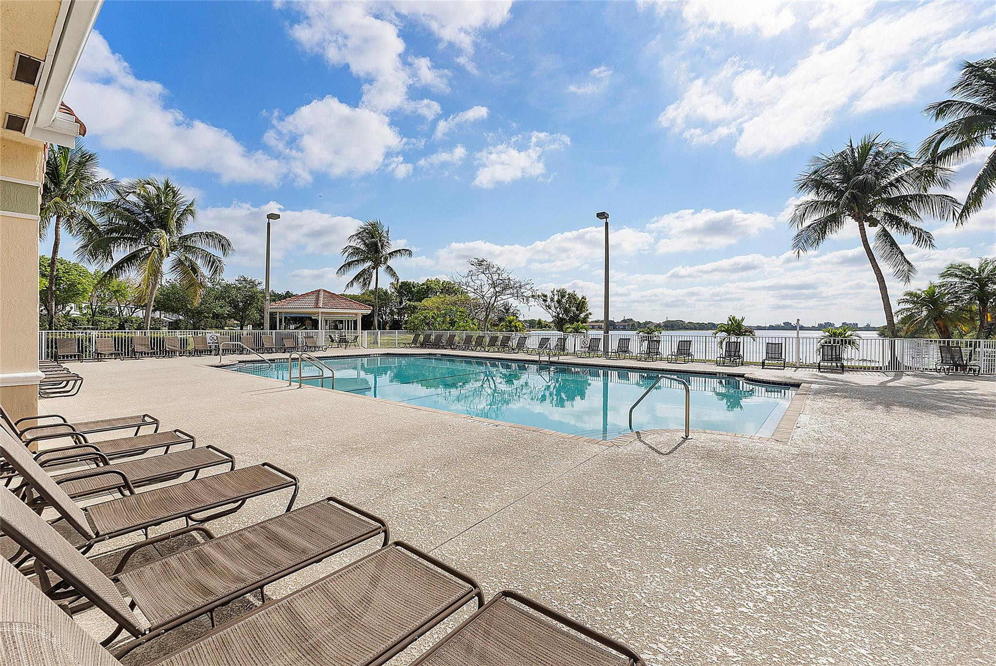 1367 SW 48th Terrace