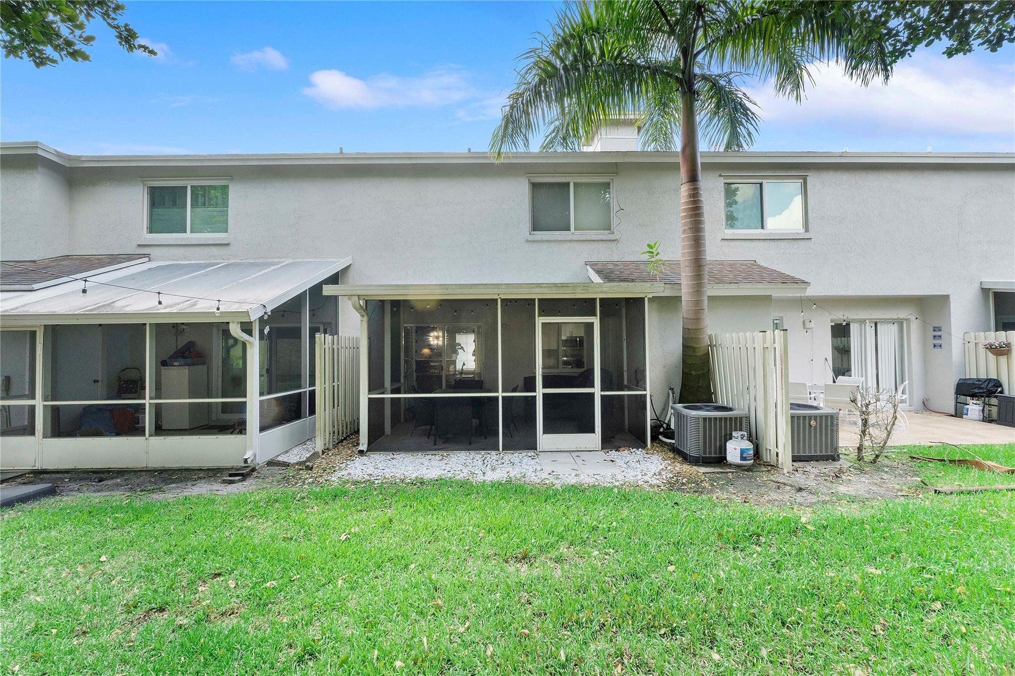 1367 SW 48th Terrace