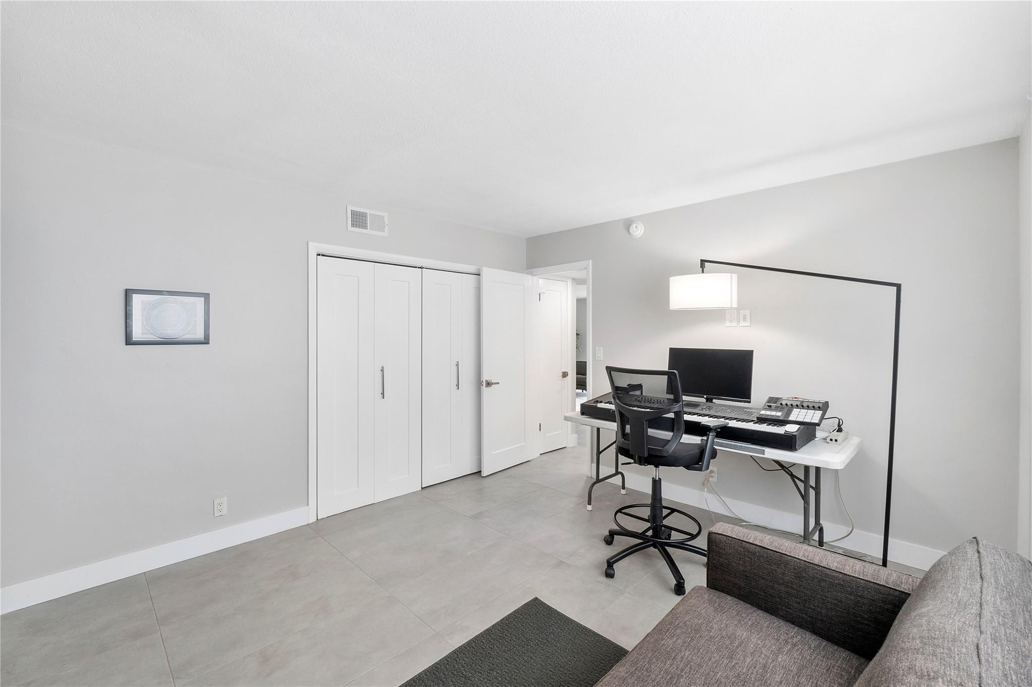 2330 NE 36th Street 6