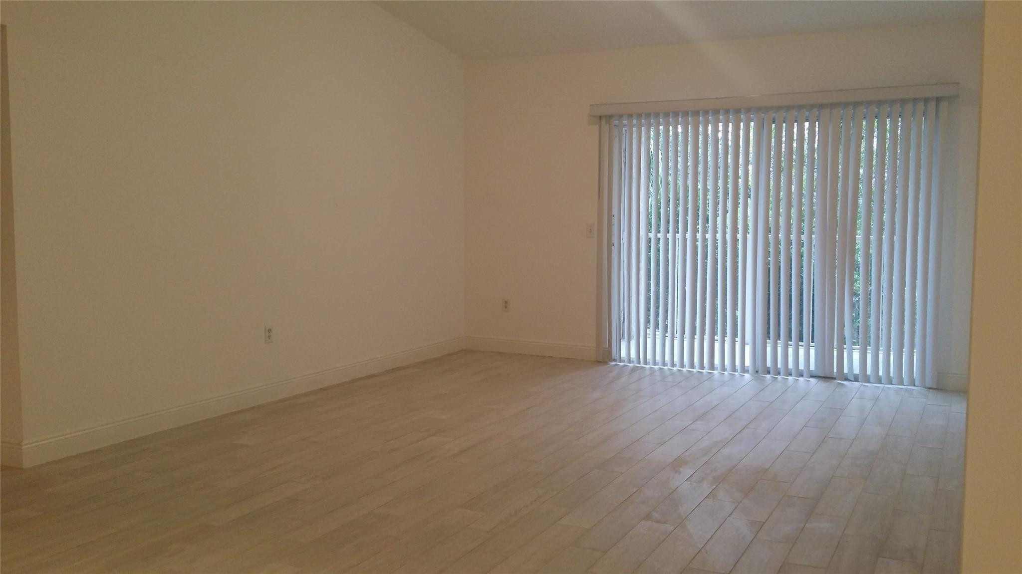 5031 Wiles Road 207