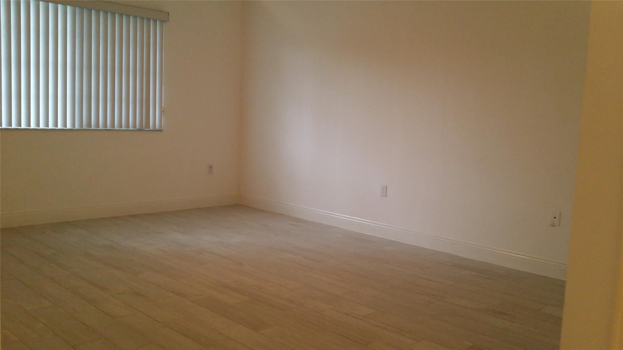 5031 Wiles Road 207