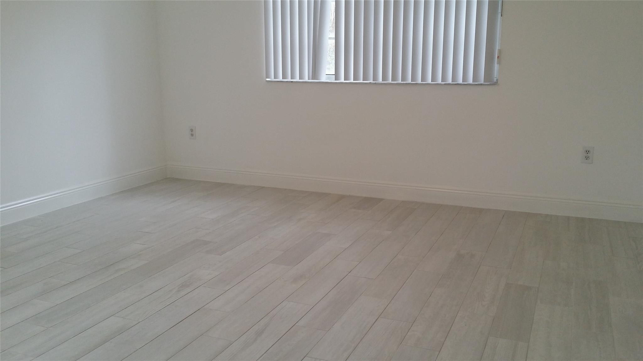 5031 Wiles Road 207