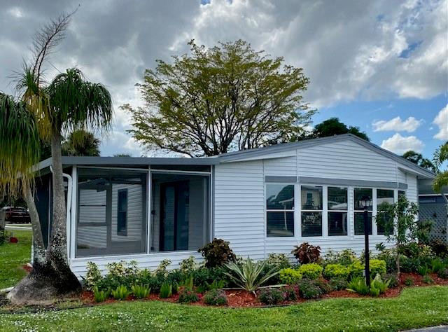 927 Sun Acres Lane