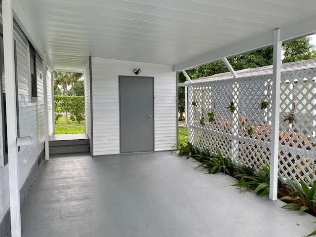 927 Sun Acres Lane