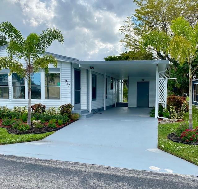927 Sun Acres Lane