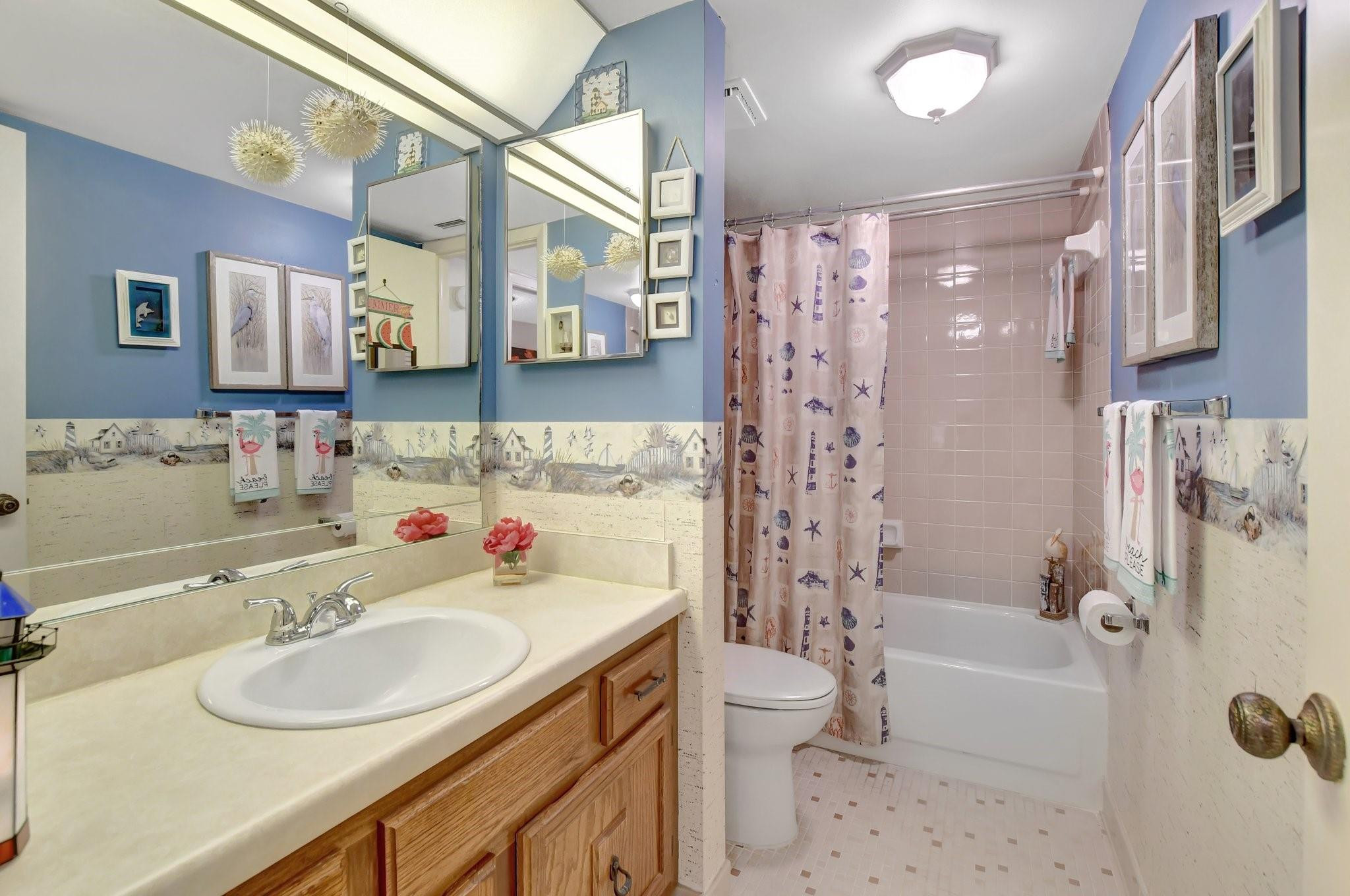 6033 Coral Lake Drive 6033