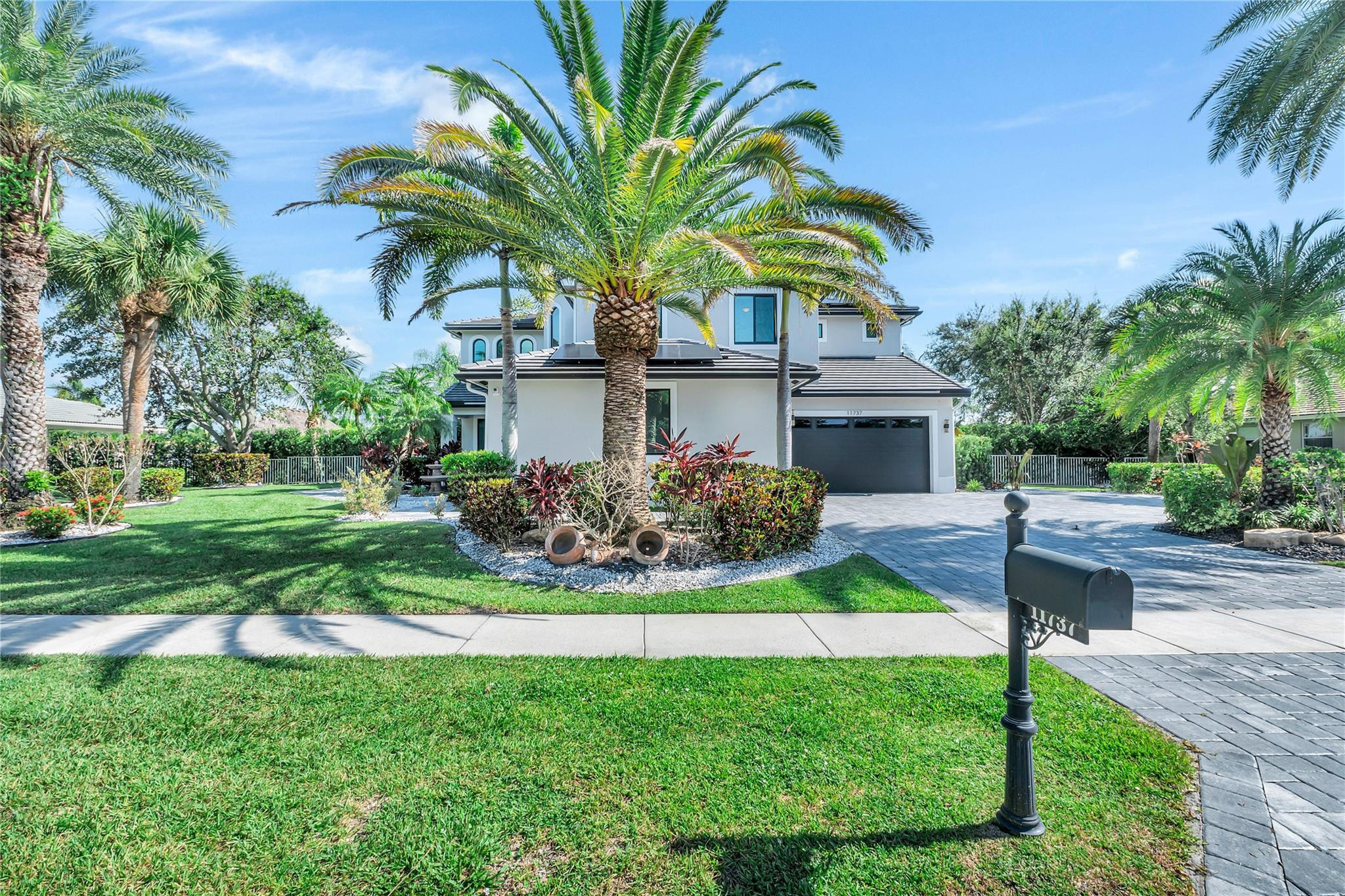 11737 Windsor Bay Place
