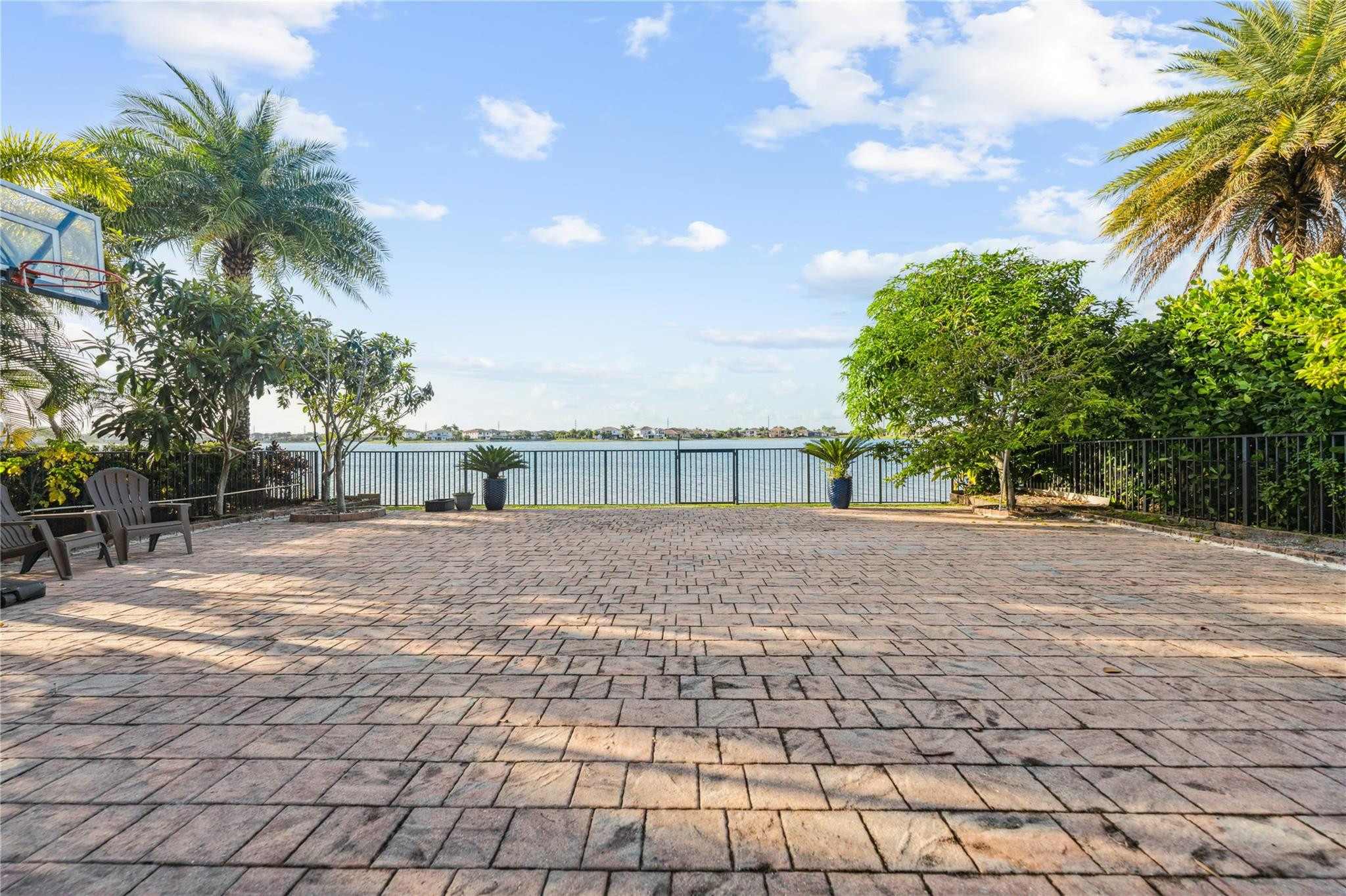 9725 Blue Isle