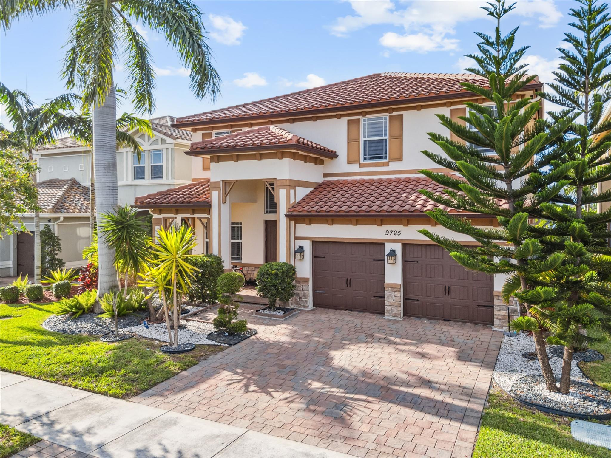 9725 Blue Isle