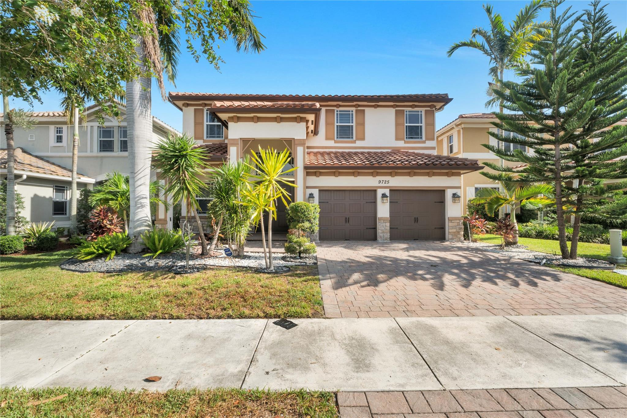 9725 Blue Isle