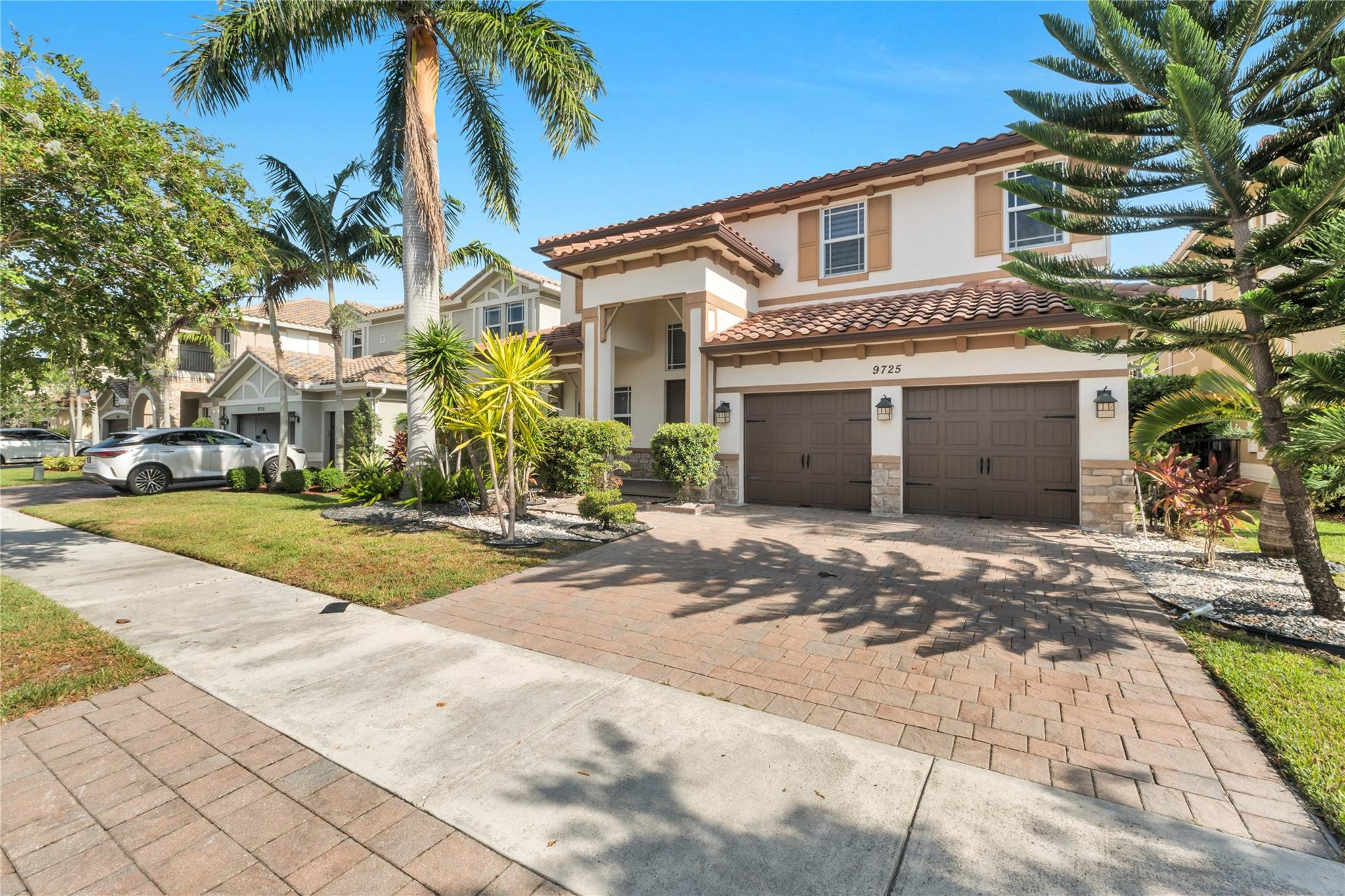 9725 Blue Isle