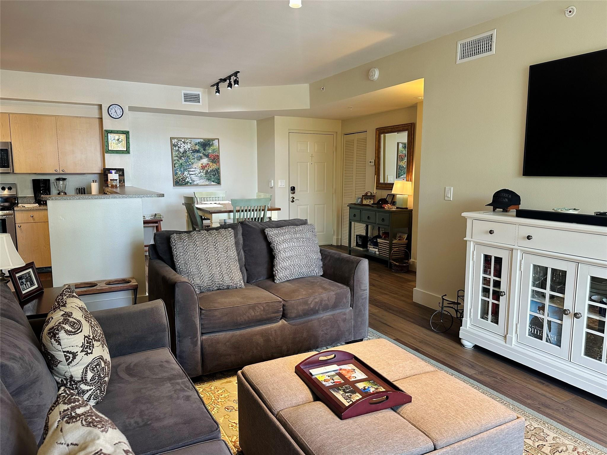 7940 Nob Hill Road 206