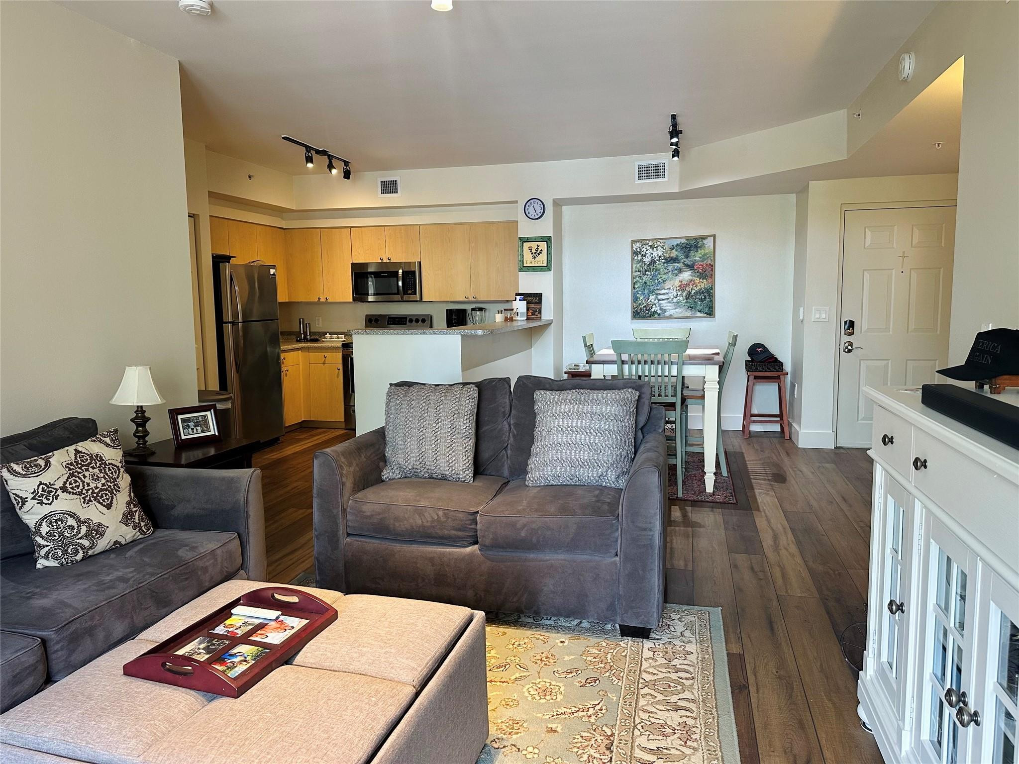 7940 Nob Hill Road 206