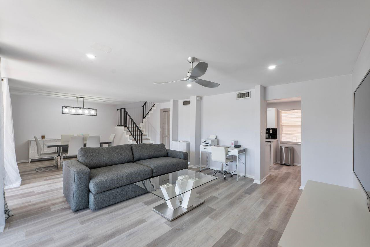 400 Commodore Drive 316