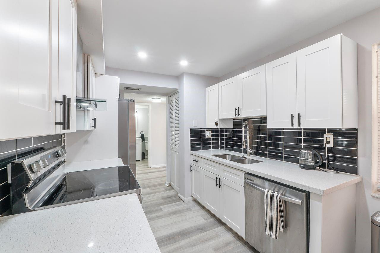 400 Commodore Drive 316