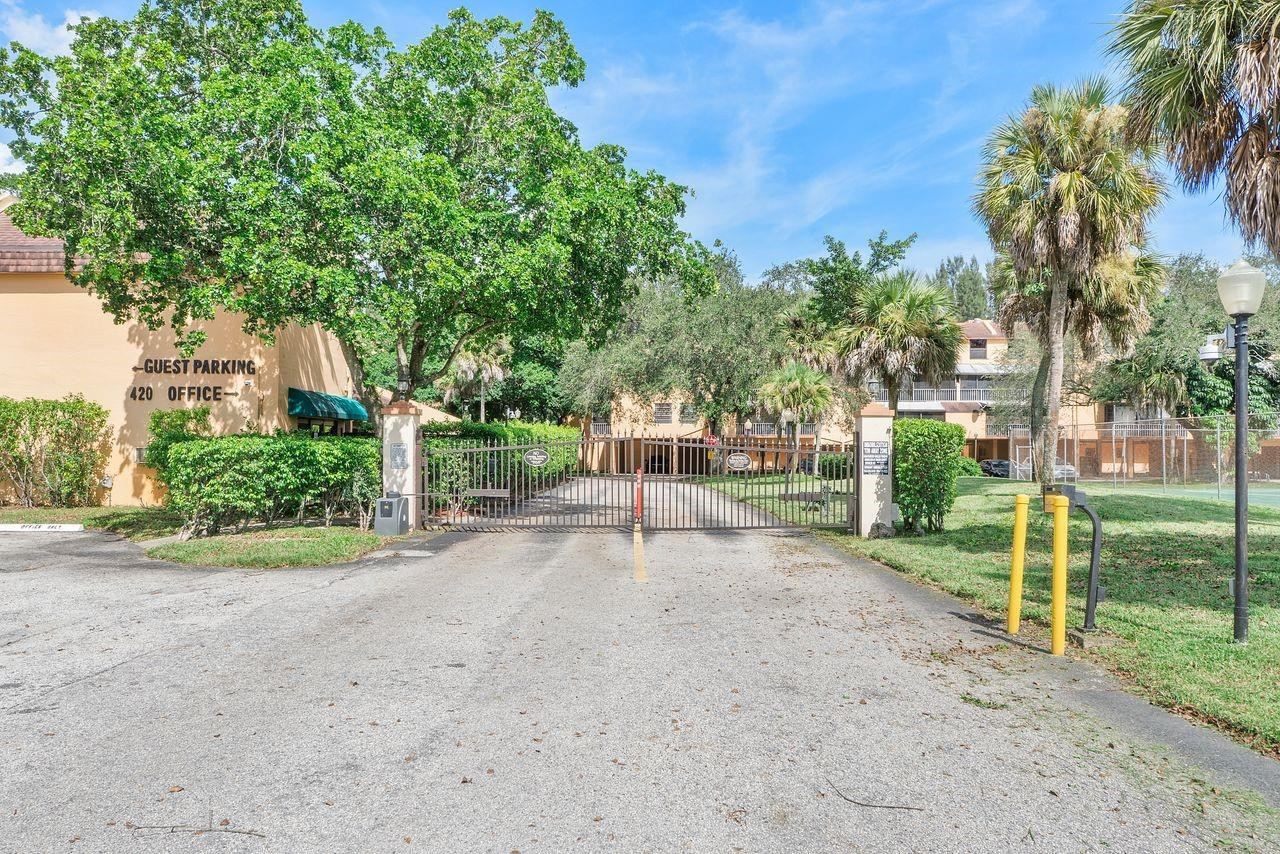 400 Commodore Drive 316