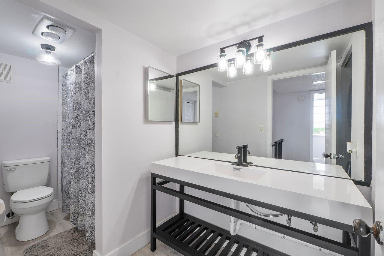 400 Commodore Drive 316