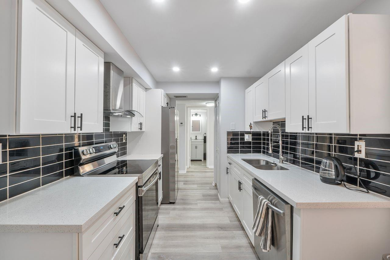 400 Commodore Drive 316