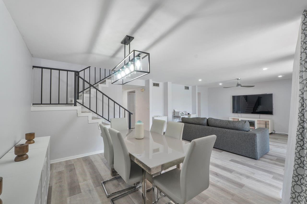 400 Commodore Drive 316