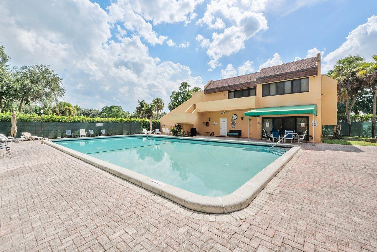 400 Commodore Drive 316