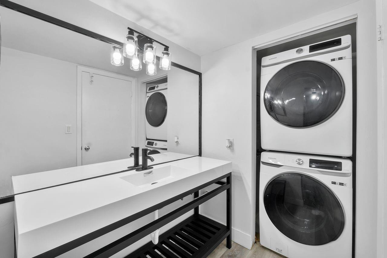 400 Commodore Drive 316