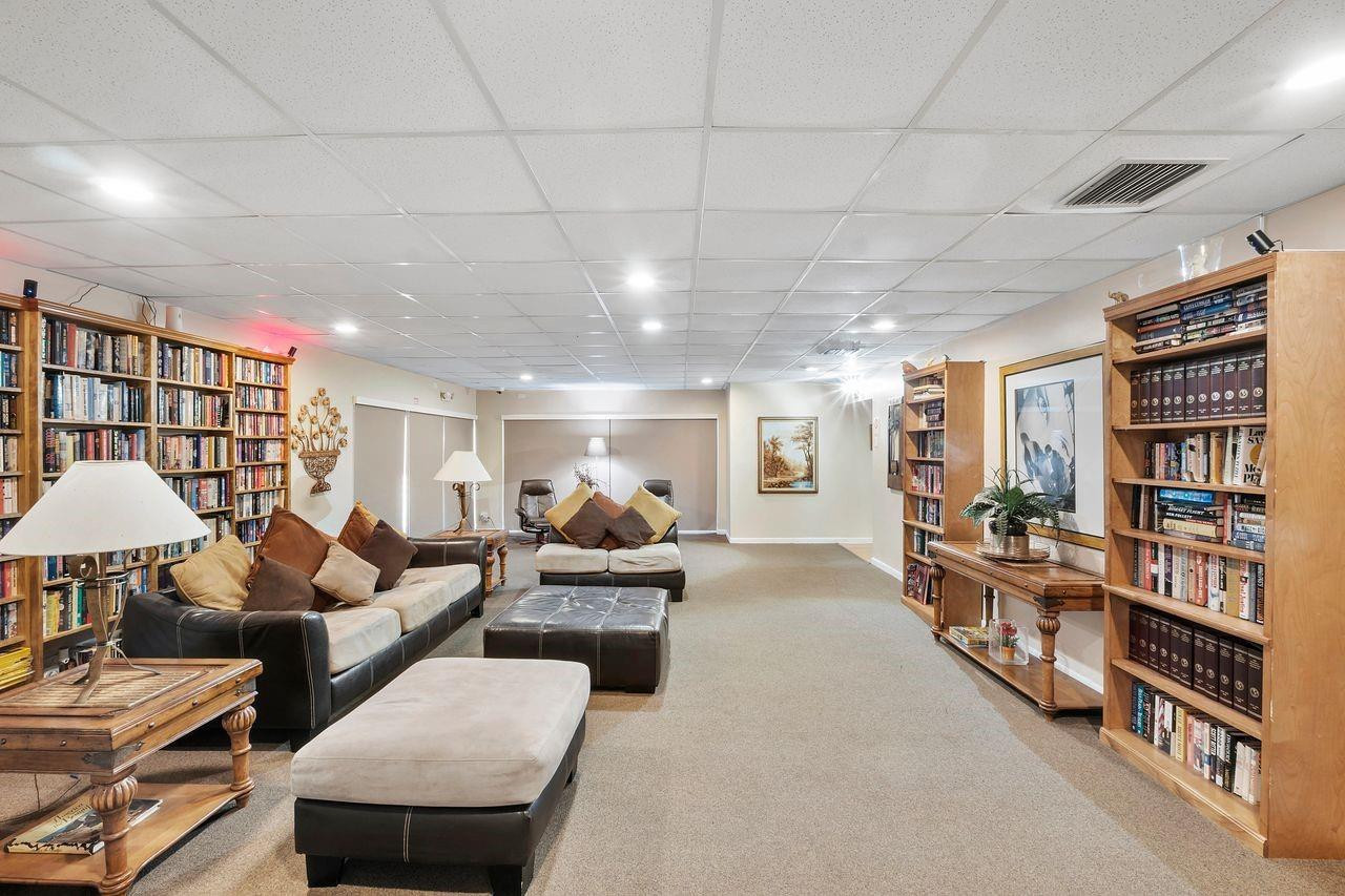 400 Commodore Drive 316