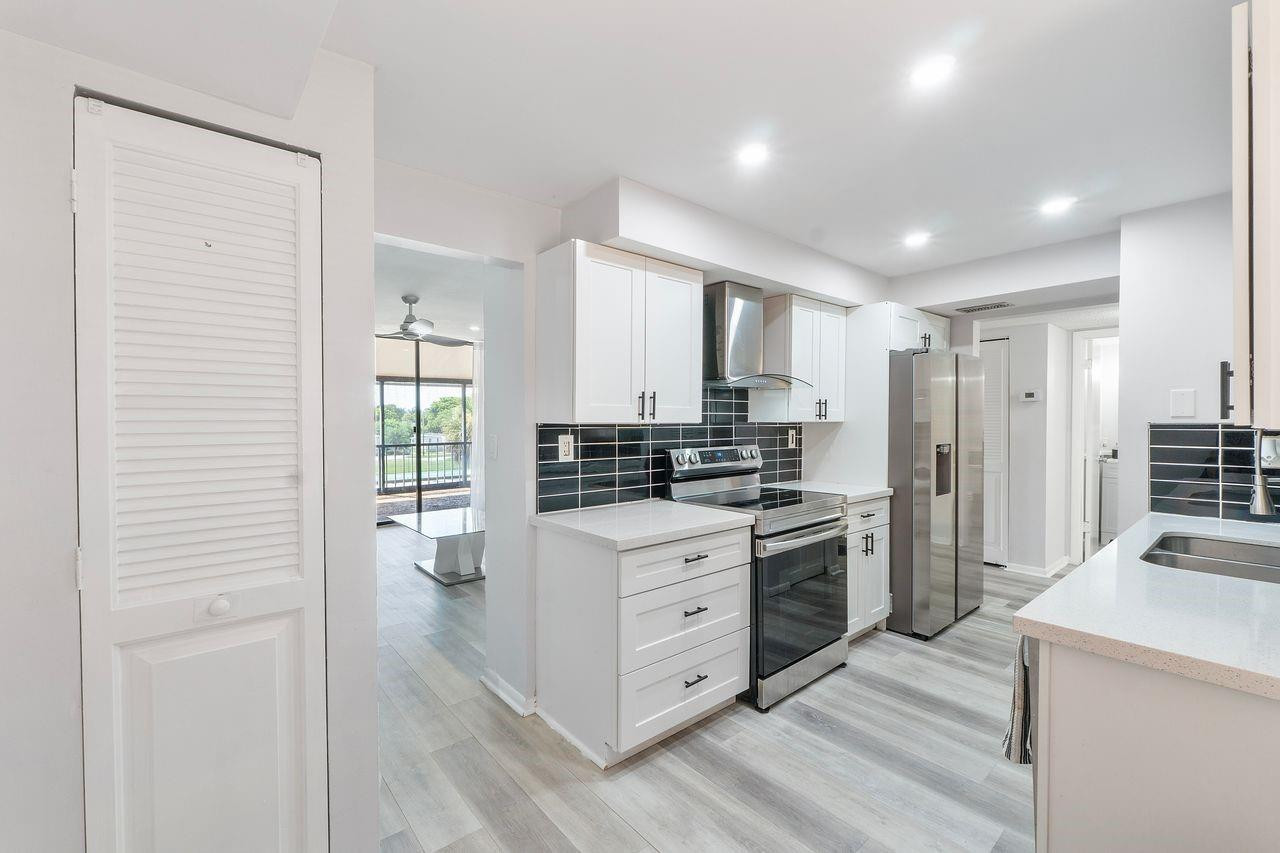 400 Commodore Drive 316
