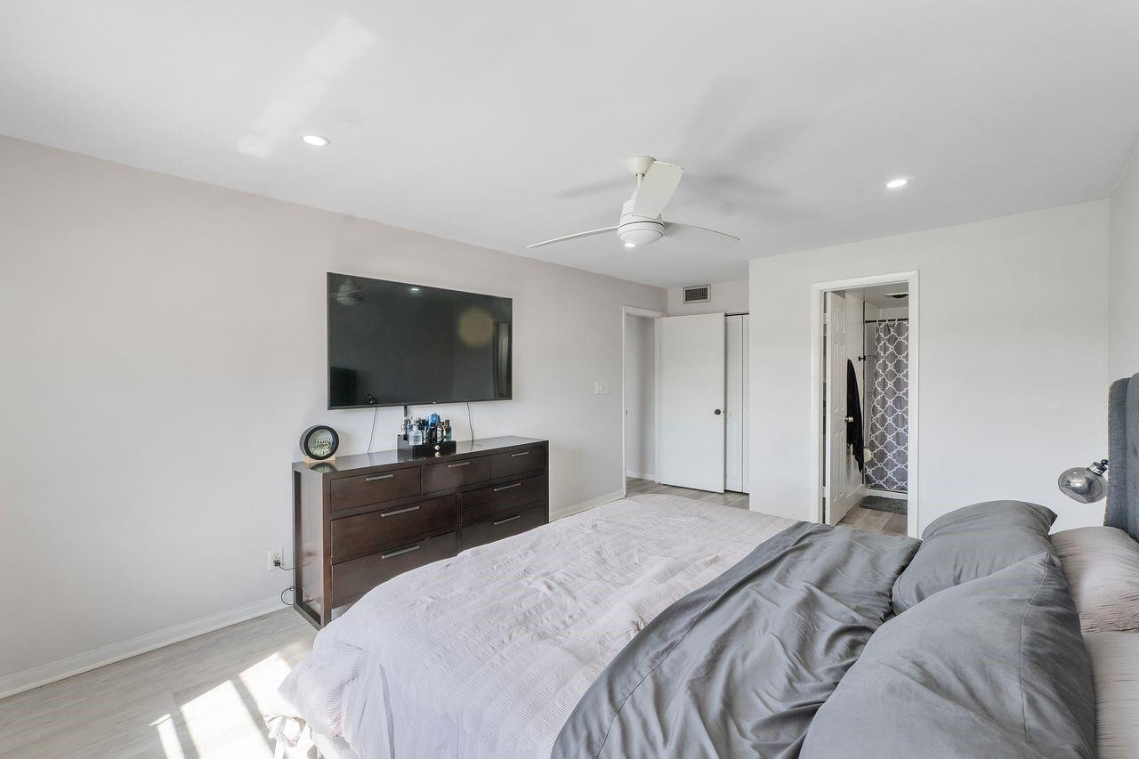400 Commodore Drive 316