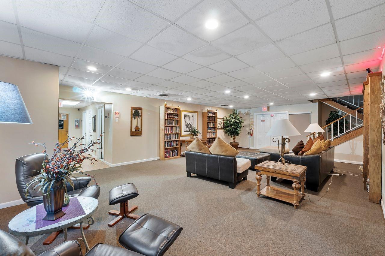 400 Commodore Drive 316