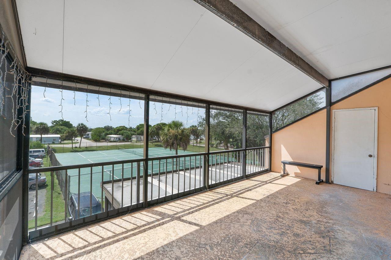 400 Commodore Drive 316