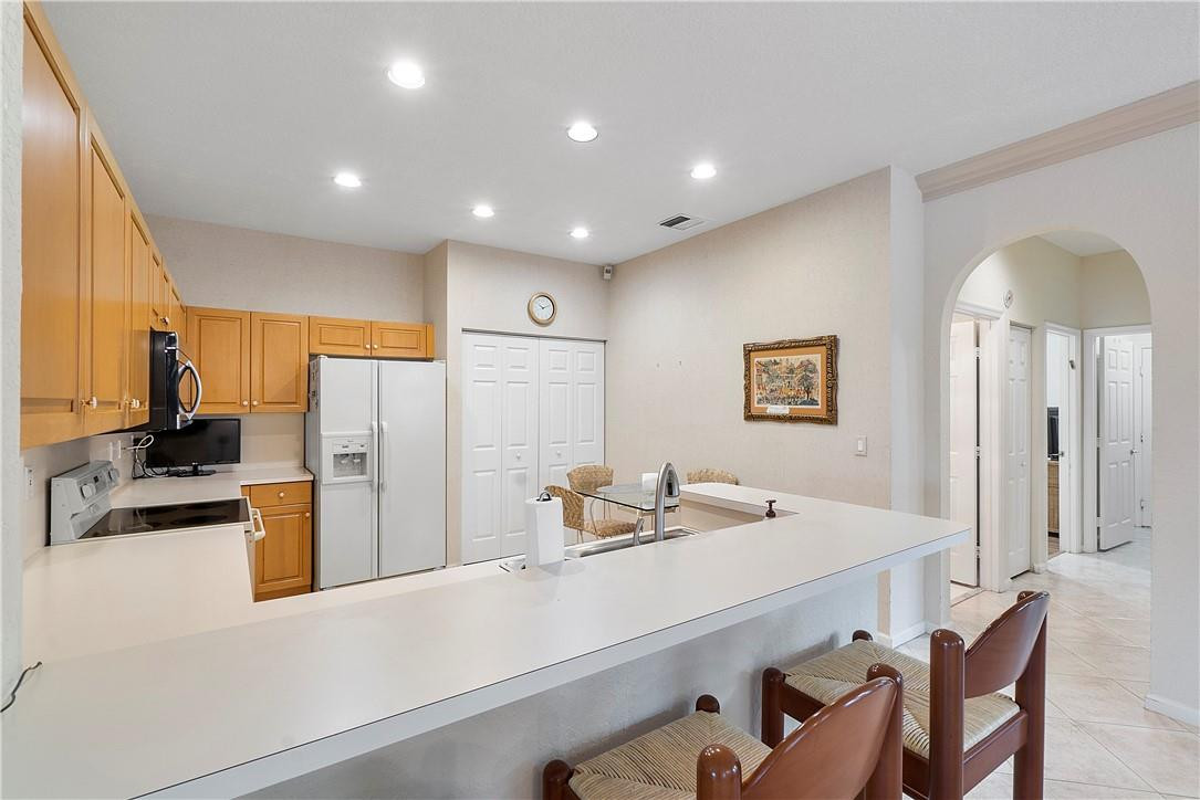5690 Emerald Cay Terrace 5690