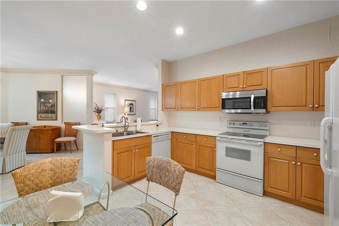 5690 Emerald Cay Terrace 5690