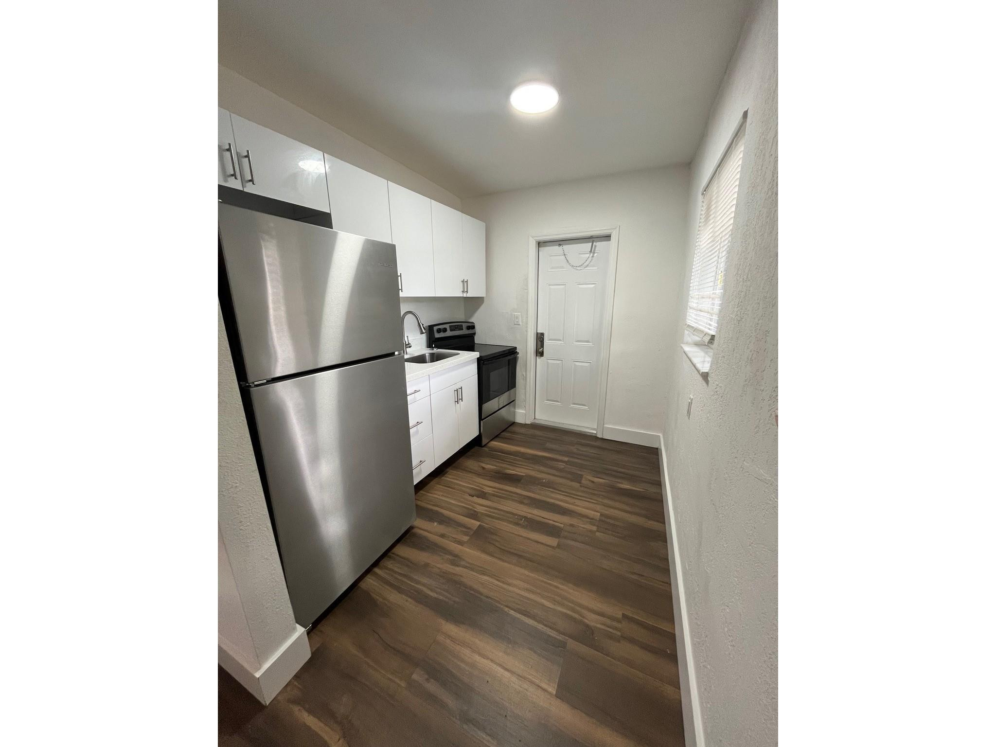 2300 6th Street 10