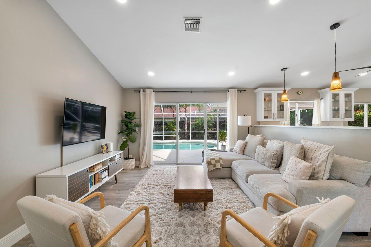 4061 NW 54th Court