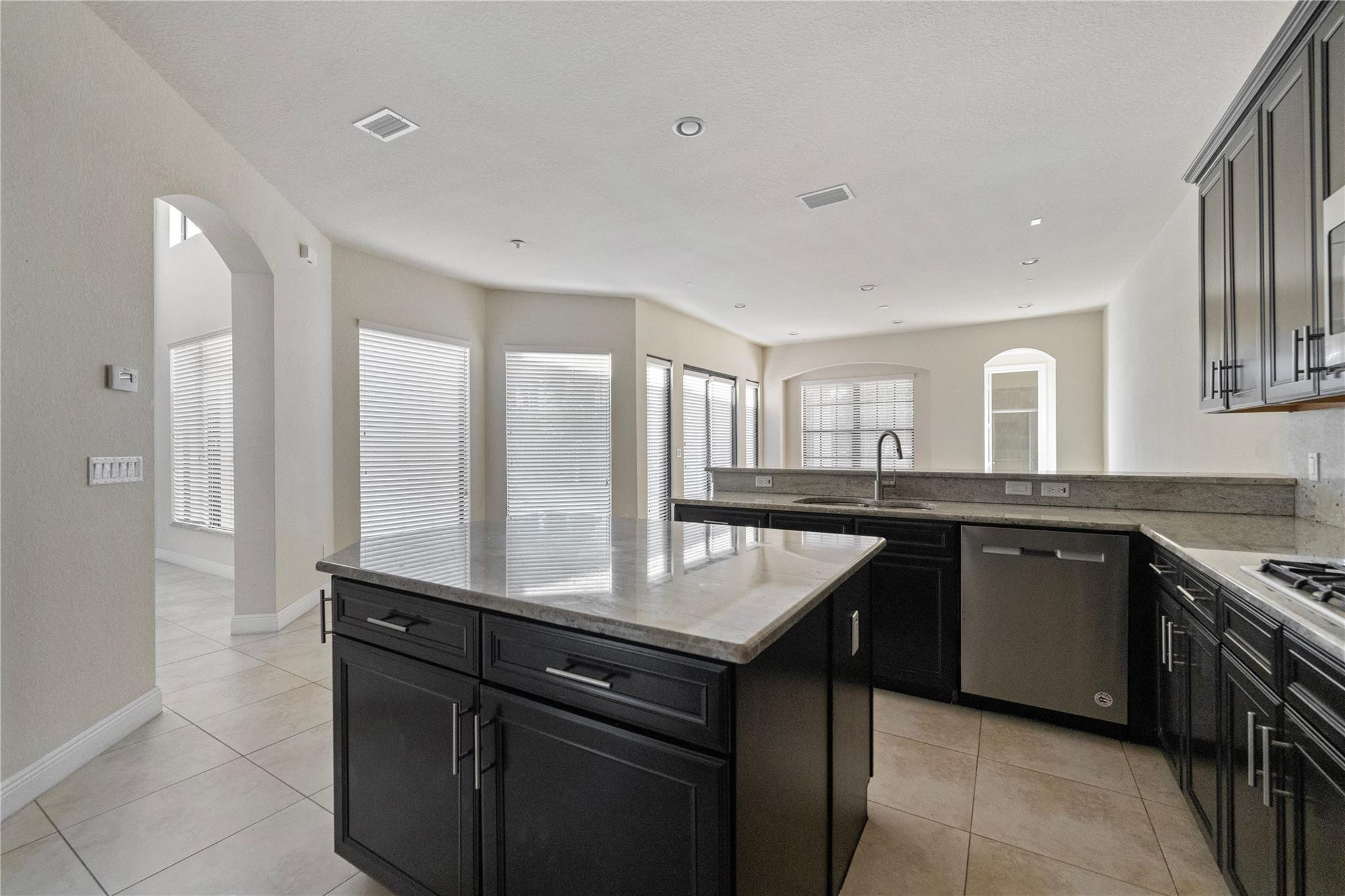 9811 Lakeview Lane